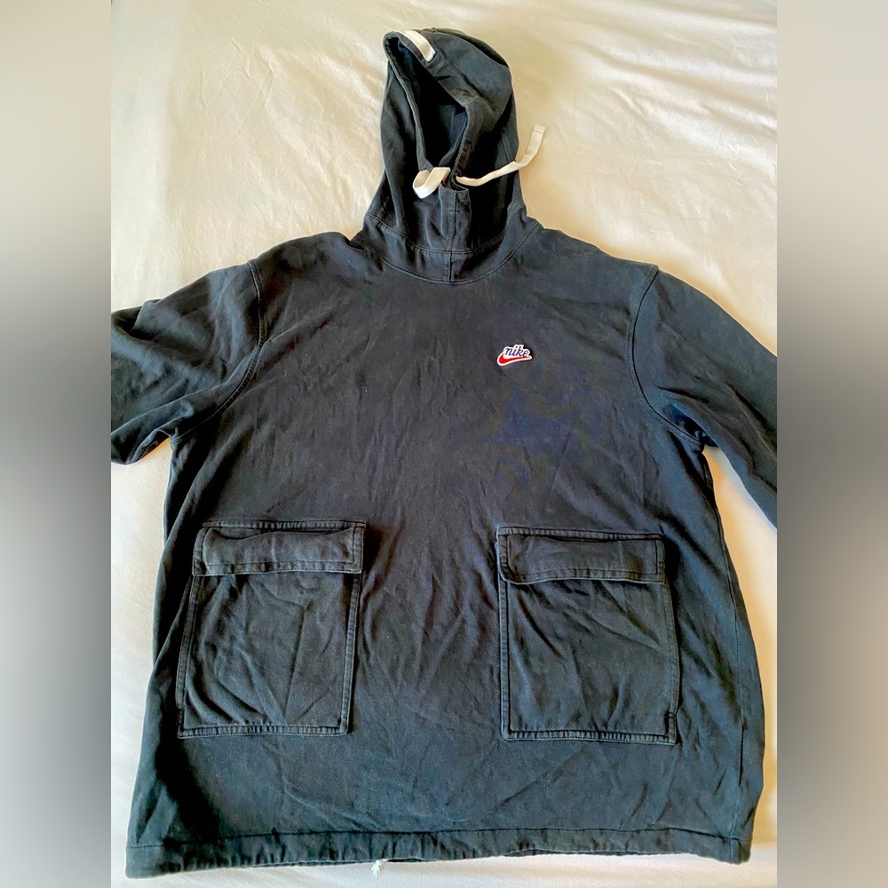 Used- Like New- Men’s Nike Sweatshirt